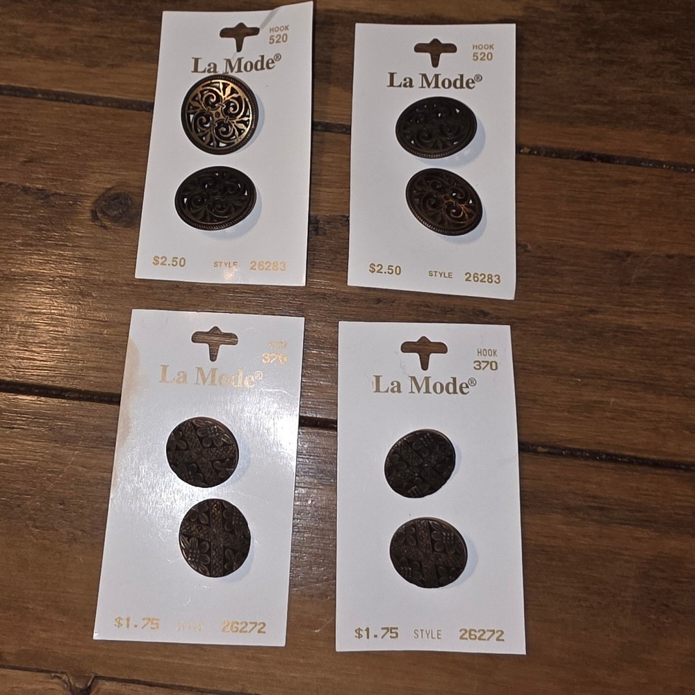 La Mode Buttons Antique Gold Filigree Floral Italy 7/8 and 3/4 Inch 4 Cards